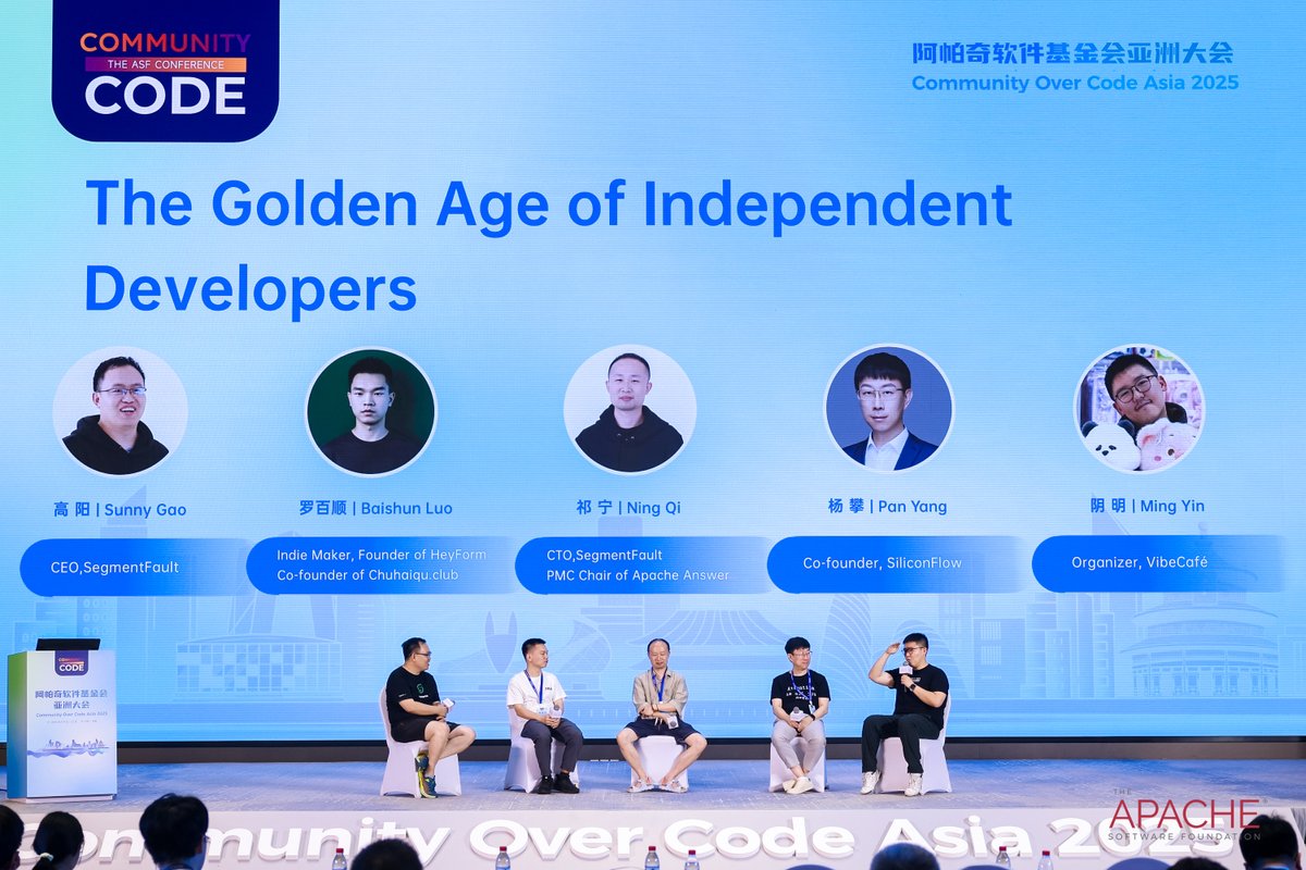 GaoYangSunny's tweet image. First time joining the Keynote panel @TheASF Community Over Code Asia 2025! Great to have my developer friends @LuoSays @joyqi @ericyangpan @kalasoo together share their indie dev and open source insights. Looking forward to more collaboration and building somthing cool.🍻