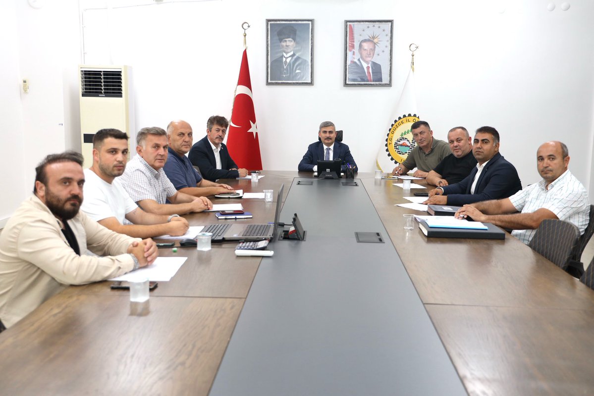 📍 Düzce İl Özel İdaresi Encümen Toplantı Salonu

İl Encümen Toplantısı, Genel Sekreterimiz Sayın <a href="/Nuricelik0681/">Nuri ÇELİK</a> başkanlığında gerçekleştirildi.💻

Toplantıda encümen üyeleri hazır bulundu ve gündemdeki 12 madde görüşüldü. 📋

Alınan kararların Düzce’mize hayırlar getirmesini