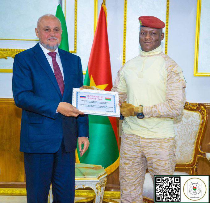 🚨⚡️BREAKING 

Russia will provide Burkina Faso with a mobile microbiology lab by December, enabling 800 tests daily. Local teams will be trained, following talks between Presidents Traoré and Putin — strengthening health and energy ties.