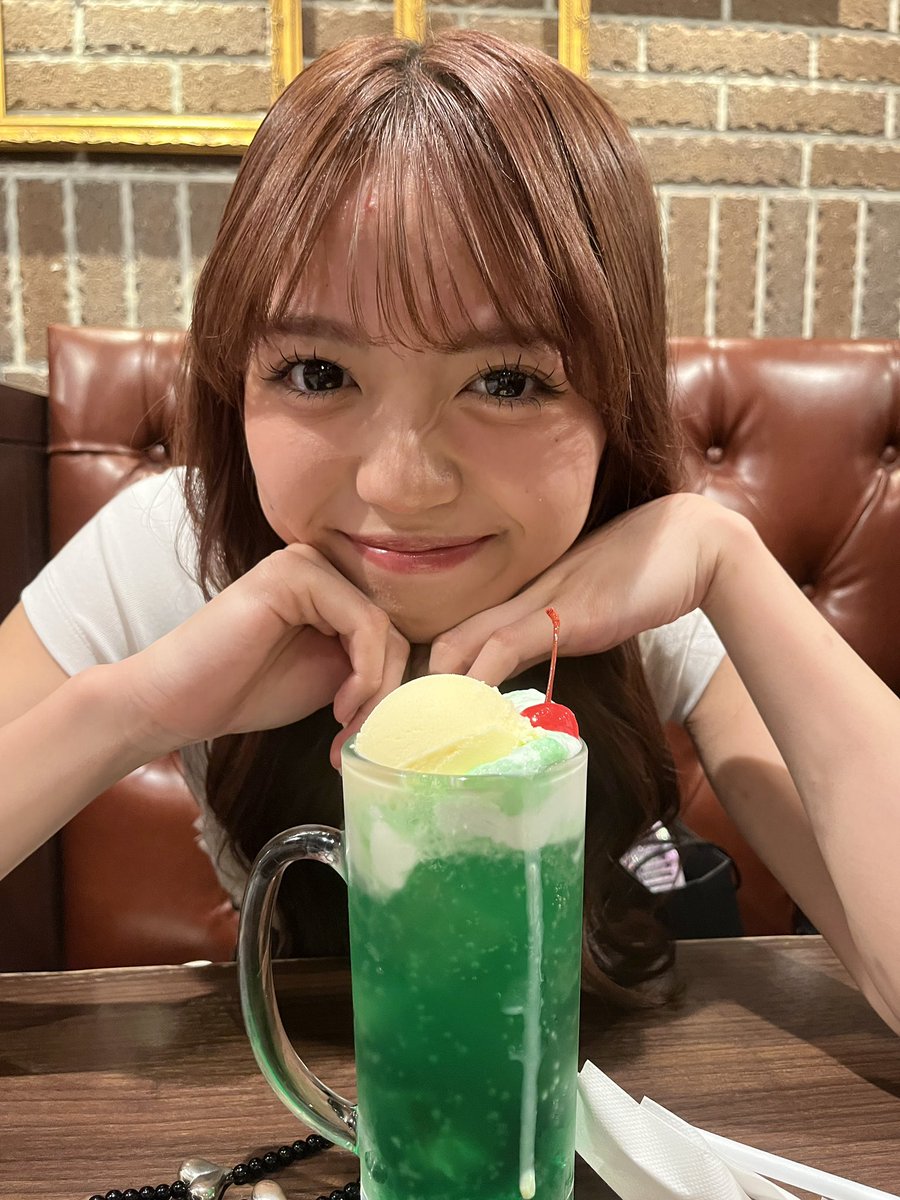 charmgroup_PR's tweet photo. ちょっと阿部ここはとお茶してます(^^)

#阿部ここは #本日のここちゃ #食いしん坊ここちゃ https://t.co/bTzp40R5lA