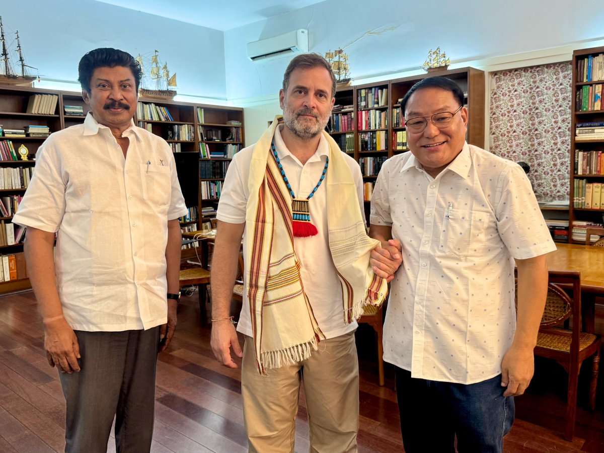 Congress (@incindia) on Twitter photo LoP Shri <a href="/RahulGandhi/">Rahul Gandhi</a> met AICC in-charge Shri <a href="/DrAChellaKumar/">Dr A Chella Kumar</a> and the President of the Arunachal Pradesh Congress Committee Shri <a href="/Bosiram_Siram/">Bosiram Siram</a>.
ЁЯУН New Delhi LoP Shri <a href="/RahulGandhi/">Rahul Gandhi</a> met AICC in-charge Shri <a href="/DrAChellaKumar/">Dr A Chella Kumar</a> and the President of the Arunachal Pradesh Congress Committee Shri <a href="/Bosiram_Siram/">Bosiram Siram</a>.
ЁЯУН New Delhi