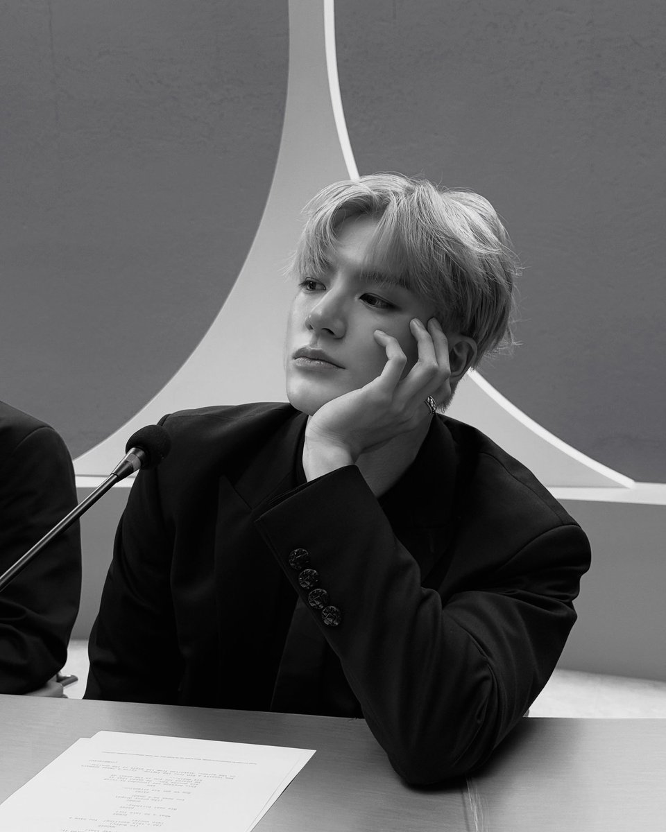 Twildight's tweet image. Future CEO material, navigating the world with a sharp mind and even sharper confidence. I’m here to lead but let’s make one thing clear: I’ve got time for the right company. Think you can keep up with the boss?