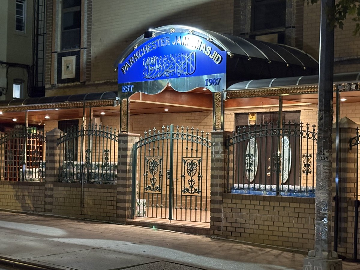 glenn schuck (@glennschuck) on Twitter photo Viewing and private prayer services for <a href="/NYPDnews/">NYPD NEWS</a> officer Islam here in Parkchester section of Bronx <a href="/1010WINS/">1010 WINS on 92.3 FM</a> <a href="/GovKathyHochul/">Governor Kathy Hochul</a> <a href="/NYCMayor/">Mayor Eric Adams</a> Viewing and private prayer services for <a href="/NYPDnews/">NYPD NEWS</a> officer Islam here in Parkchester section of Bronx <a href="/1010WINS/">1010 WINS on 92.3 FM</a> <a href="/GovKathyHochul/">Governor Kathy Hochul</a> <a href="/NYCMayor/">Mayor Eric Adams</a>
