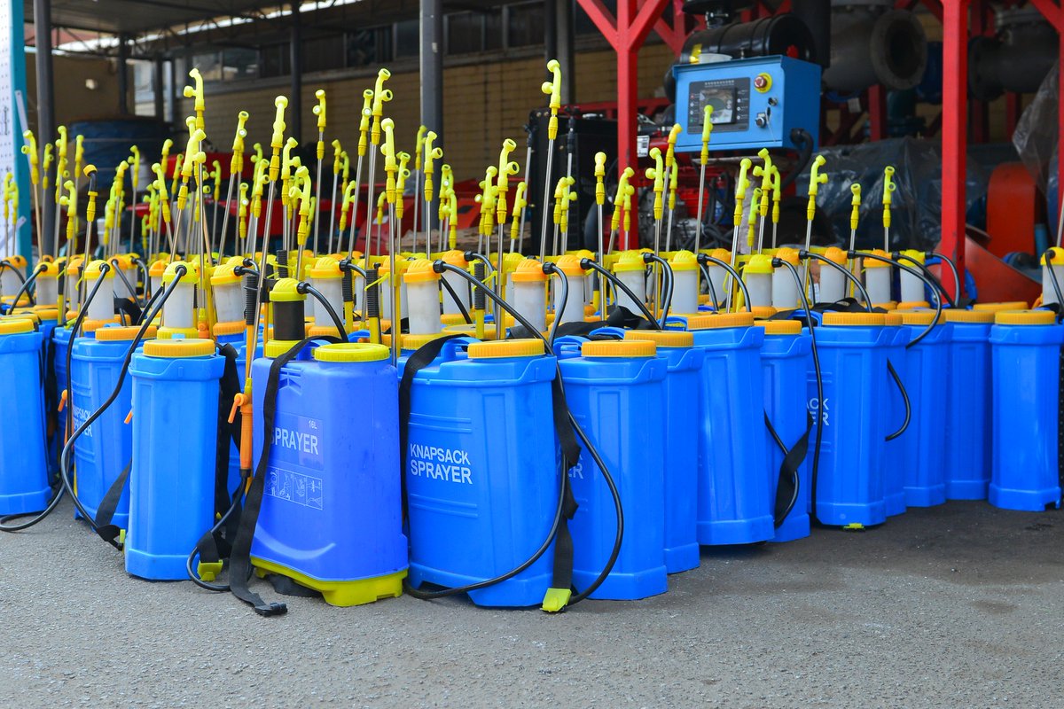 YWholesalers's tweet photo. 😀📢16 LITRE KNAPSACK SPRAYERS IN STOCK AT $9 EACH AT Y.Z.L WHOLESALERS‼

GET MASSIVE DISCOUNTS WHEN YOU BUY IN BULK‼

#knapsacksprayers #knapsack #irrigation #farming #gardening #insecticides #pesticides #knapsacksprays #spraying #cropspraying #gardening

GET IN TOUCH!! https://t.co/VkSE19ELpl