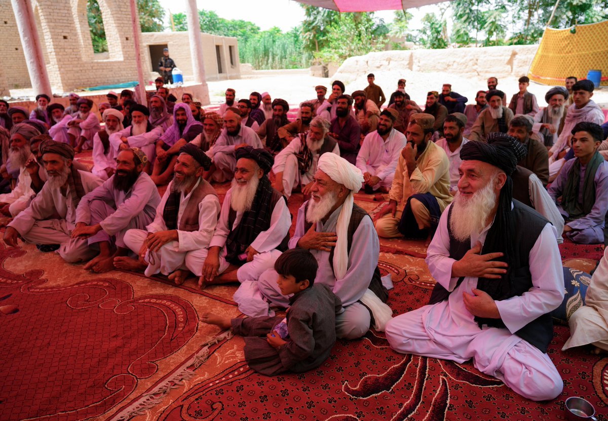 UN_STFA's tweet photo. From hopeful smiles to new beginnings — the #PAIDAAR launch brought together displaced communities, families, neighbors, and local leaders in Kunduz. These moments remind us what community-driven recovery looks like. Proud to stand with them.💛
@UN_STFA #DeliveringAsOne https://t.co/EeeWt9SEaj