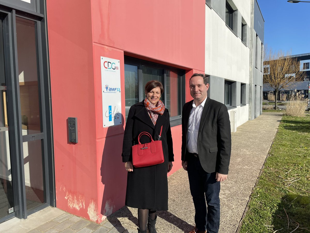 🇫🇷<a href="/BalandraudJoel/">Balandraud Joel</a> et le CA de l’<a href="/AMF_53/">AMF 53</a> souhaitent la bienvenue à <a href="/NadegeBaptista/">Nadège Baptista</a> nommée <a href="/Prefet53/">Préfète de la Mayenne</a> et adressent leurs voeux de réussite à <a href="/MagGaspari/">Marie-Aimee Gaspari</a> nommée <a href="/Prefet26/">Préfète de la Drôme 🇫🇷🇪🇺</a>
La #Drôme accueille une femme très l’écoute des #élus et déterminée à faciliter l’action publique locale <a href="/l_amf/">AMF | Association des maires de France</a>