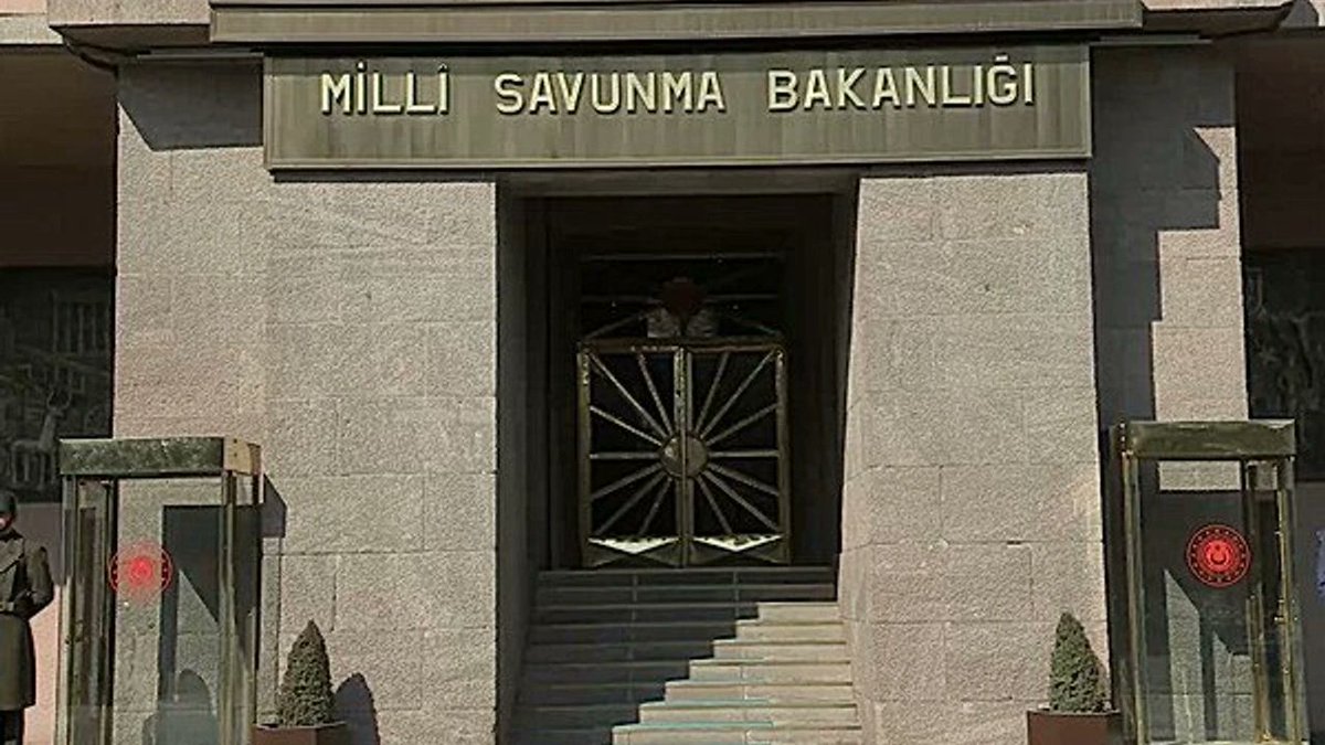 MSB: Terör örgütü SDG’nin, Suriye ordusuna entegrasyonuna yönelik gelişmeleri takip ediyoruz 

🔗bha.net.tr/msb-teror-orgu… 

#msb #millisavunmabakanlığı