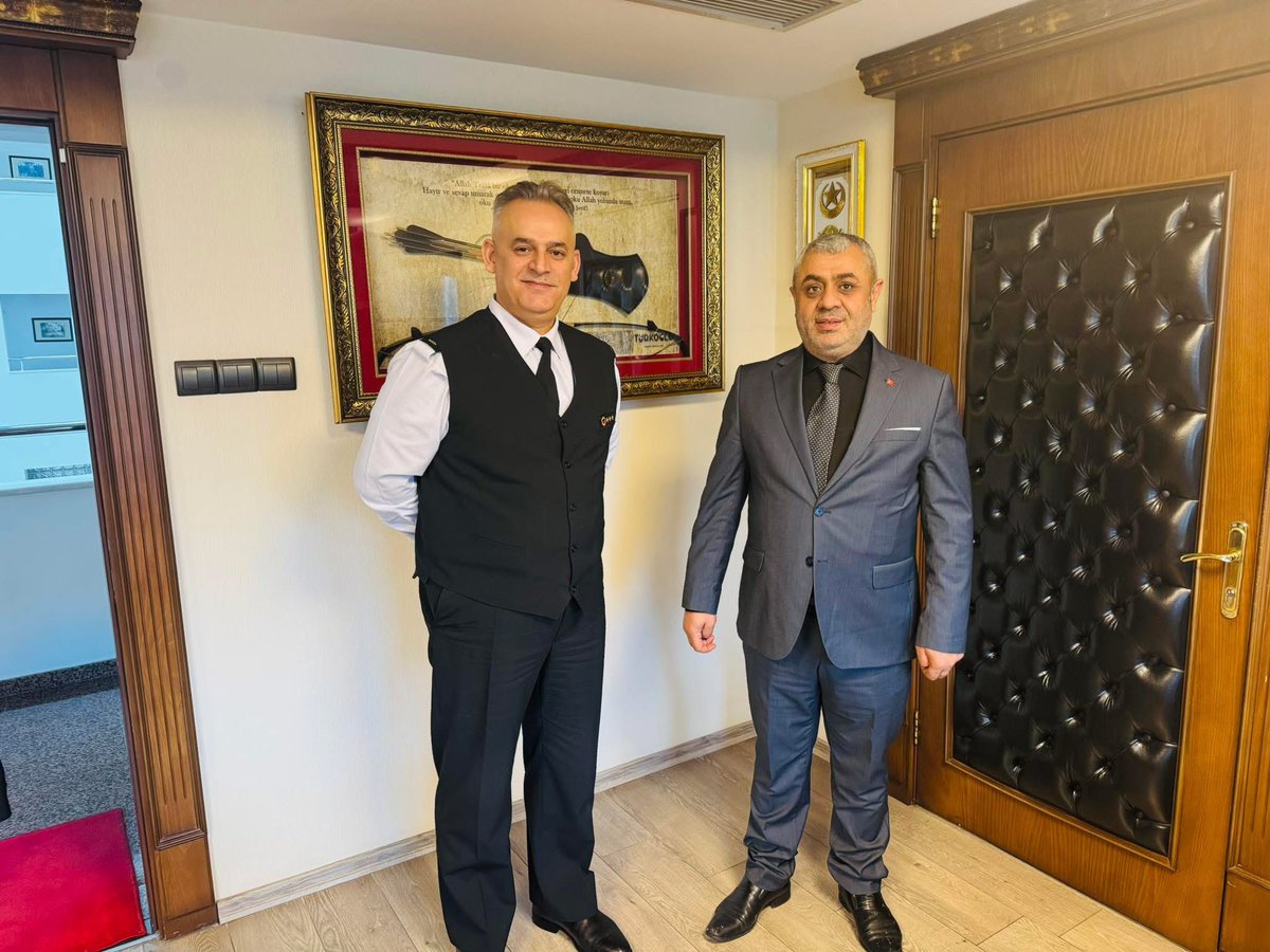 🇹🇷 KAHRAMAN KOMUTANIMIZA HAYIRLI OLSUN 🇹🇷

Eski ve Şırnak Jandarma Alay Komutanlığı görevlerinde üstün başarılar göstermiş, vatan ve millet sevdasıyla gönüllerimizde yer edinmiş, çok kıymetli büyüğümüz, abimiz, gönül dostumuz Tamer Bilican Paşamız terfi ederek yeni bir onur