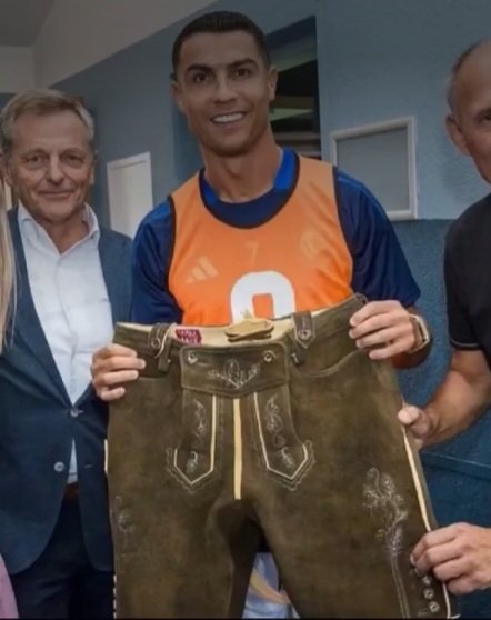 هذه  أول انجازاتكم  بابا سروال 
 ولا اسمع  لكم  صوووت  بعد هذه المنظر  القذر