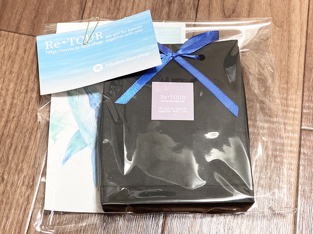 pocccopoco's tweet photo. リ・トゥールさん×miyuちゃんコラボキャンペーンの当選品が届いたよ💙
かわいいラッピングで届いてテンション上がった🥹✨
写真には写ってないけど、使い方の説明書きも付いてきてとっても親切✨リ・トゥールさん、miyuちゃん素敵なプレゼントありがとうございました✨ https://t.co/YzDcYHjM0e