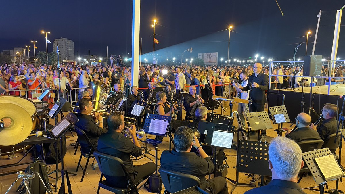 Anoche pusimos música al encendido del alumbrado y al espectáculo pirotécnico que marcó el inicio de las #Colombinas2025. Gracias, Huelva, por vivirlo con nosotros.

<a href="/AytoHuelva/">Ayuntamiento Huelva</a> 

#BSMHuelva #FiestasDeHuelva #HuelvaEsMúsica