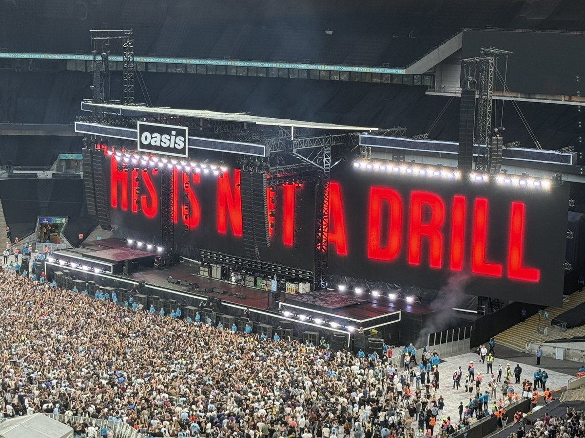 TaylorMod's tweet image. Oasis could play every day of the year and sell it out 

What other band if any could do that 
We are witnessing something special 
And I’m so happy I was there