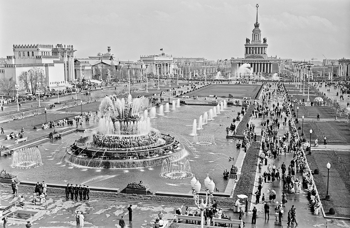 russembkenya's tweet photo. On August 1, 1939, #VDNH (Exhibition of Achievements of National Economy) officially opened in Moscow! Originally launched to showcase the successes of Soviet economic policy, it remains today a major cultural, educational, and exhibition hub https://t.co/ZzokGxpsQR