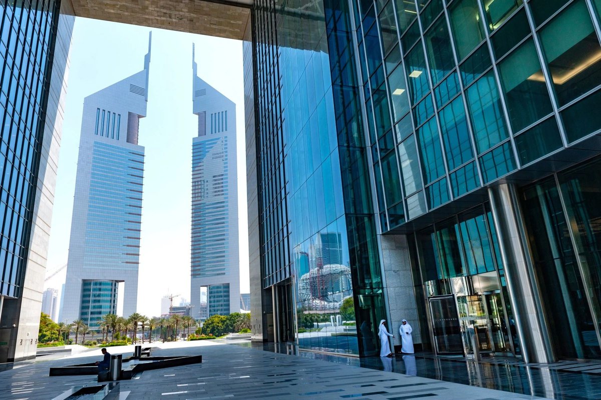 WiseMoveUAE's tweet photo. 🧳 Moving for work? Retiring in the sun? Starting fresh with your family?
No matter your reason, this guide has everything you need to get your UAE visa sorted.

👉 Check it out:
https://t.co/WhiJrKib9I
#UAEVisa #MovingToUAE #ExpatLife #WiseMoveUAE https://t.co/Dx4E6BsfsV