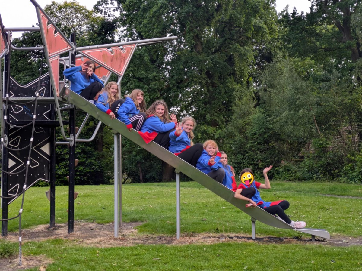 gg_tay_ochils's tweet image. Have Adventures Theme 
2nd Sauchie Guides made the most of the lovely weather with a refreshing walk to their local park.  Plenty of fun was had enjoying the fresh air and sunshine! #GirlguidingScotland #Girlguiding #Guides #HaveAdventures #Outdoors