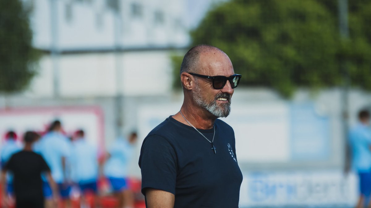 💙🤝🏼

El nostre presi amb els nostres jugadors el primer dia de treball a casa, sempre present!

#FamiliaAssul #VamosAssules #CDBinissalem