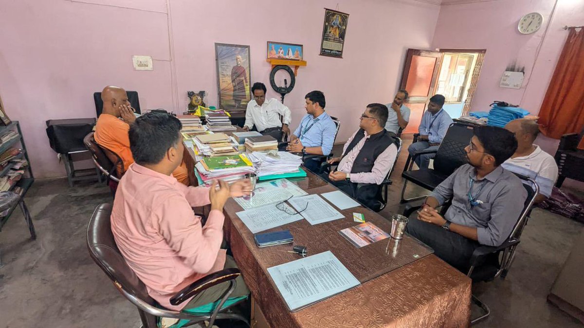 HPCL_Bilaspur's tweet photo. 🌟 As a proud student of Vivekananda Mission School, I had the immense pleasure of visiting Swami Vivekananda School,Ambikapur to explore opportunities for fuel requirements. 🤝
We had meaningful discussions around the LPS.
#OneHPCL #DeliveringHappiness #ProudToBeHPite #HPCLCZRet https://t.co/PXFMzzAw3Q