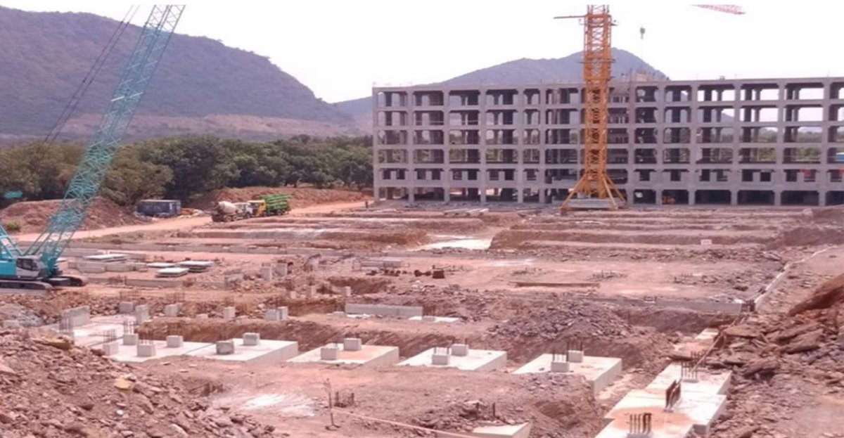 Knowledgeofap's tweet image. 🚨 Amaravati Jet City’s first 5-storey factory complex is 80% complete. ₹20.39 Crore cleared to finish it, creating 1.26 lakh sq ft space for MSMEs with focus on women employment. 
#AndhraPradesh #Amaravati #Capital