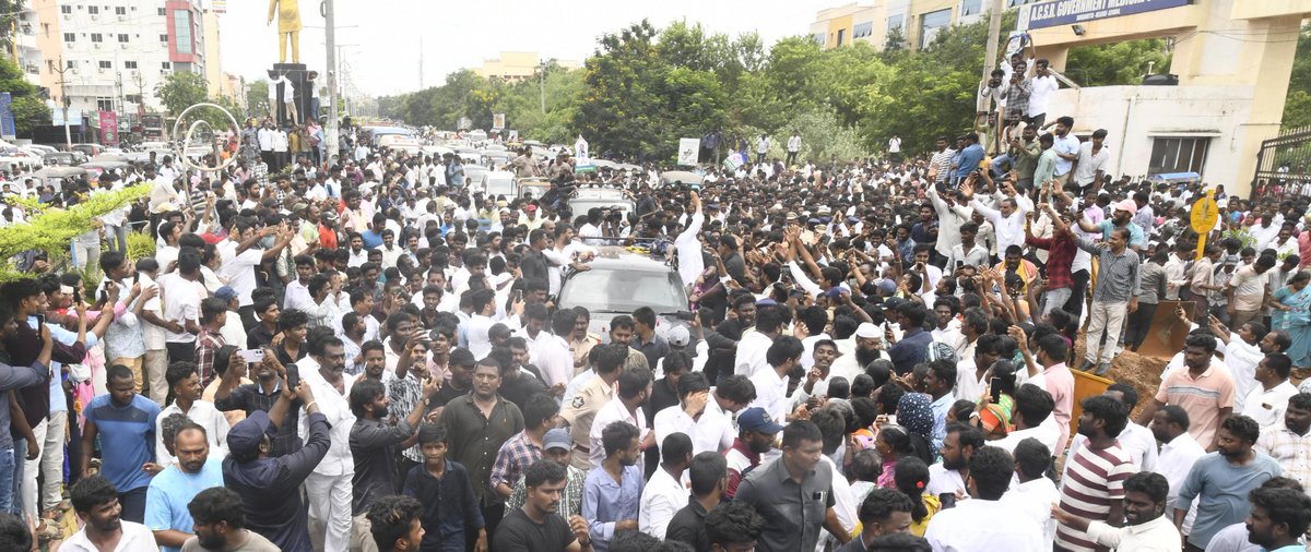 YSJ2024's tweet photo. JANA TSUNAMI 🥵🔥

ఓడిపోయాం కానీ చావలేదు! https://t.co/l0dxjIvcet