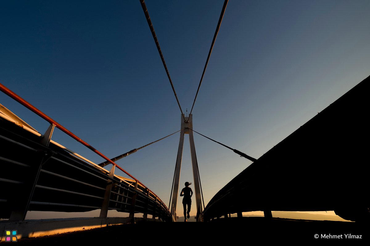 📸 #PhotoOfTheDay 

"An Unexpected Moment | تموضع عفوي"

© Mehmet Yılmaz | Türkiye
<a href="/mehmety11maz/">Mehmet H. YILMAZ</a> 

#HIPA #HIPAae #photography #photographerlovers #Türkiye #StreetPhotography #UrbanExploration