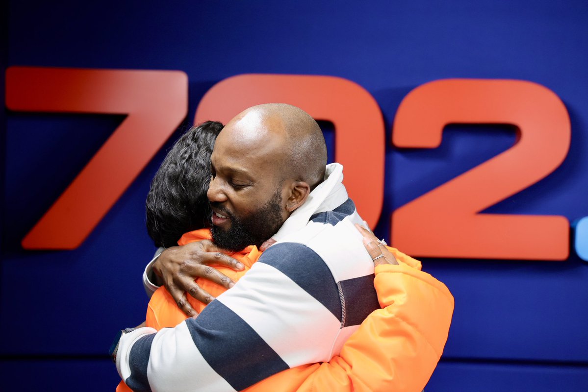 702 (@radio702) on Twitter photo South Africa’s music powerhouse <a href="/NhlanhlamafuSa/">NhlanhlaMafuSA</a> hanging out in studio with <a href="/TheRealClementM/">Clement Manyathela</a>
Watch the full interview on YouTube and Primediaplus.com
#TheCMShow #NhlanhlaMafu #Music #HangingOut #702WalkTheTalk South Africa’s music powerhouse <a href="/NhlanhlamafuSa/">NhlanhlaMafuSA</a> hanging out in studio with <a href="/TheRealClementM/">Clement Manyathela</a>
Watch the full interview on YouTube and Primediaplus.com
#TheCMShow #NhlanhlaMafu #Music #HangingOut #702WalkTheTalk