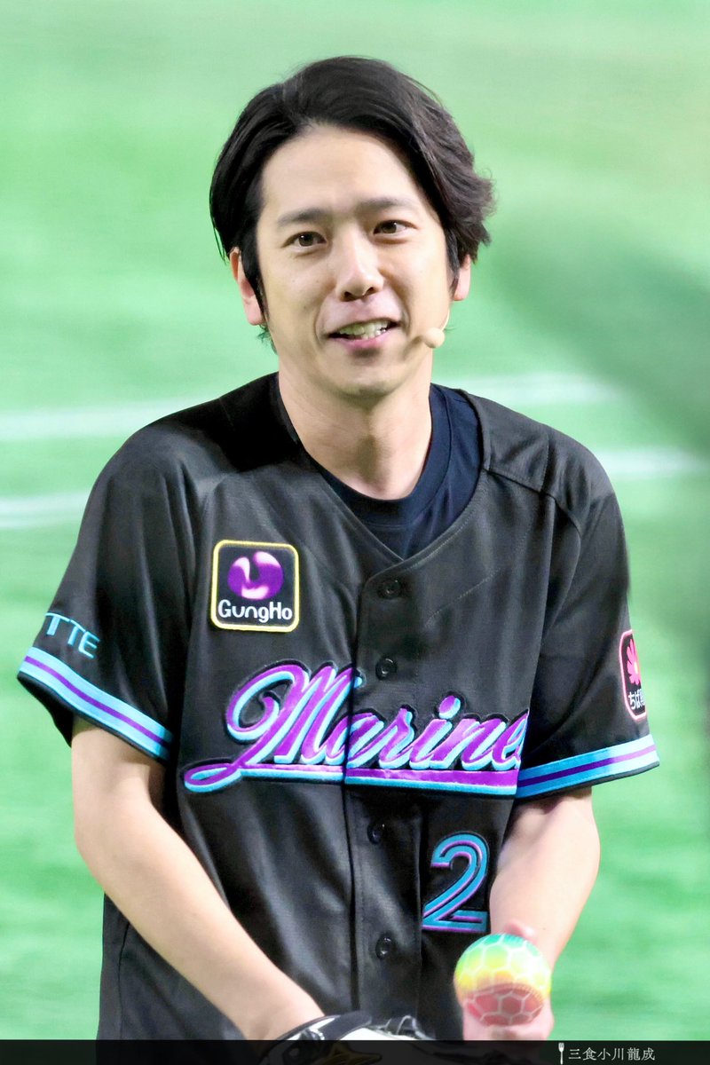 ogawa_gohan's tweet image. 🖤💜250731 東京ドーム始球式 🩵🖤

🌀嵐 二宮和也さん

初 ニノ でしたが、発光してんの？ってくらいキラキラしてました✨

保存したい方いましたらご自由にどうぞ〜
また後で写真整理して載せます〜

#嵐 #arashi #二宮和也 #ニノ #千葉ロッテマリーンズ #chibalotte