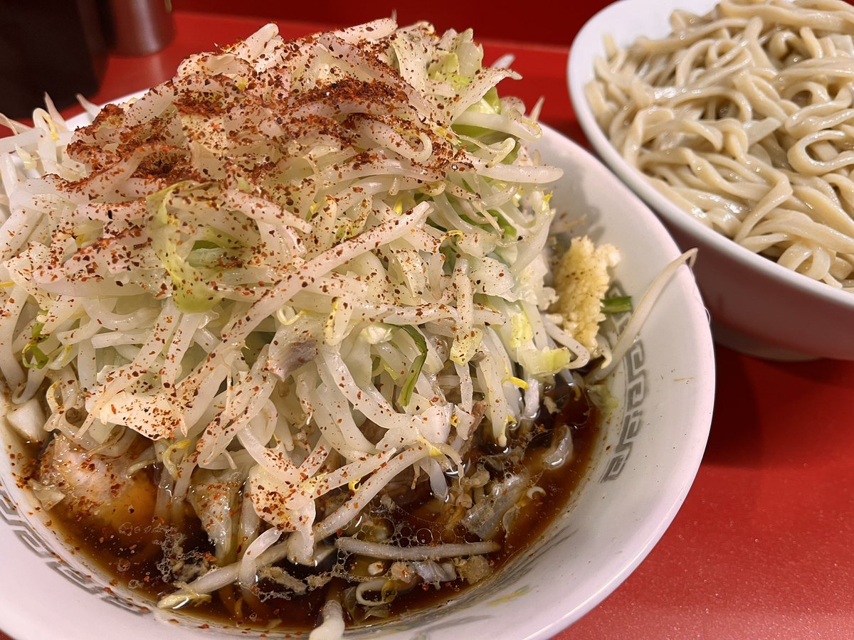 ラーメン二郎 越谷
つけ麺　大蒜少し
野菜増し一味
今日も美味しい
ごちそうさまです
巨大端豚もありがとうございます
66/87