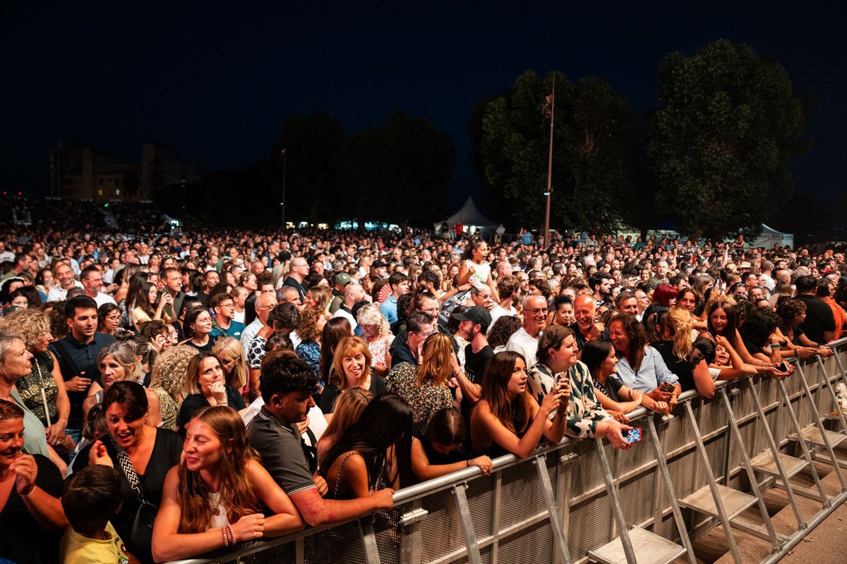 Ville d’Ajaccio - Cità d'Aiacciu (@villedajaccio) on Twitter photo ⚡ <a href="/jdoreofficiel/">Golden Julien</a> a électrisé le Théâtre de verdure du Casone hier soir lors du Aiò Festival ! Ambiance de folie et émotion au rendez-vous 🔥✨
🎉 Et ça continue ! Prochain show : jeudi 31 juillet avec Pierre Garnier — à ne surtout pas manquer !
📎 Toutes les infos et la ⚡ <a href="/jdoreofficiel/">Golden Julien</a> a électrisé le Théâtre de verdure du Casone hier soir lors du Aiò Festival ! Ambiance de folie et émotion au rendez-vous 🔥✨
🎉 Et ça continue ! Prochain show : jeudi 31 juillet avec Pierre Garnier — à ne surtout pas manquer !
📎 Toutes les infos et la
