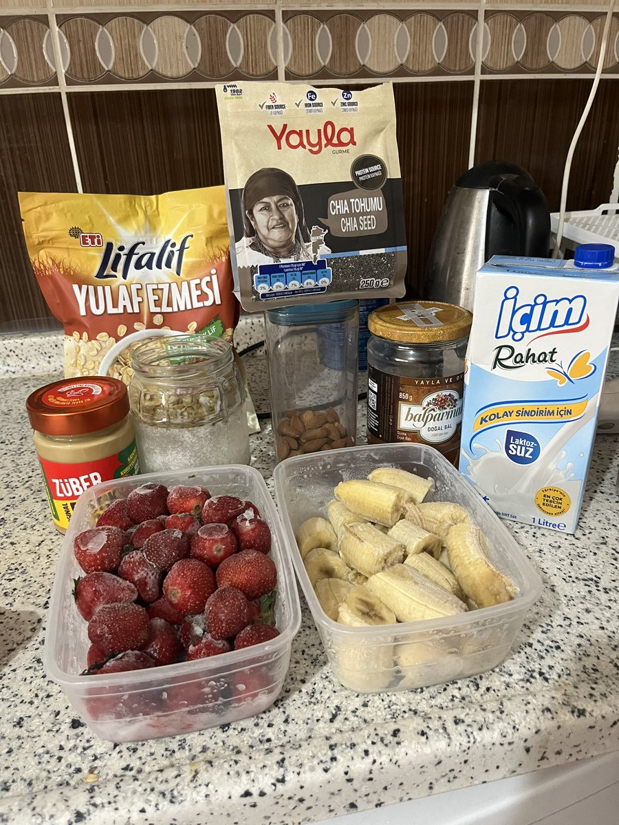 Sıcakta yumurta falan yenmediği için benim mevcut kahvaltı