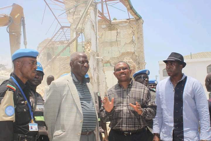 HE Peter Obi was in Haiti in 2010 after the earthquake with Bob Manuel, aside from donating USD 200,000 he served as an aid worker with his son. Obi wasn’t contesting for President back then.