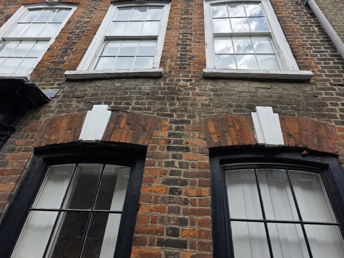 🔧 Temporary Works | Fournier Street, Spitalfields We delivered a bespoke scheme to stabilise bulging Georgian brickwork on one of London’s most historic streets.  Façade retention. Needle beams. Zero impact on heritage.  📷 E1 | 
#TemporaryWorks #HeritageEngineering #London