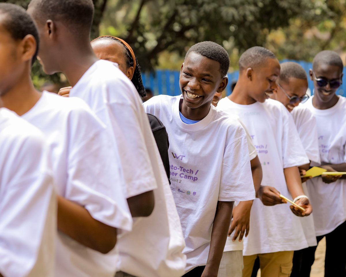 DigiCenterRW's tweet image. Over 50 high school students have joined the #GetIntoTech Summer Camp, a month-long, hands-on experience designed to introduce young minds to the world of technology.
Key learning areas include:
🎯 Web development (HTML, CSS, React)
🎯 Robotics with Python & Arduino
🎯 UX/UI…