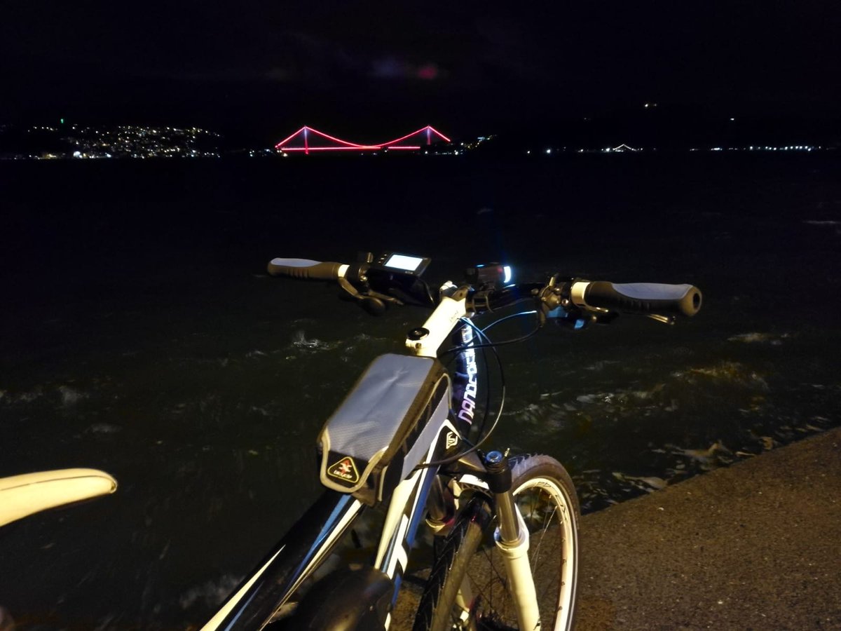 #RazıDeğiliz 

  İhtimallerin heyecanına üzülüyorum..