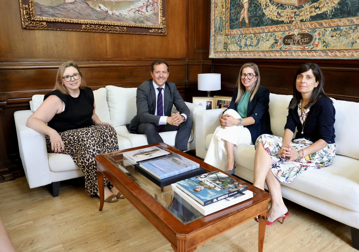 cvelazquezromo's tweet image. #Toledo cuenta con mujeres líderes que están cambiando las reglas del juego. He recibido a Elyseum Women Club, un grupo de mujeres directivas que apuestan por el talento, la igualdad y el progreso compartido.

Desde el @ToledoAyto trabajamos cada día para que Toledo sea una…