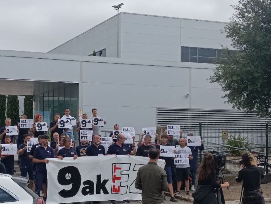 #MercedesBorrokan
✅ Ia 2.000 sinadura jaso dituzte egungo malgutasuna eta ETT bidezko kontratazioaren aurka
❌9 orduko lanaldiei EZ!
ela.eus/eu/albisteak/i…