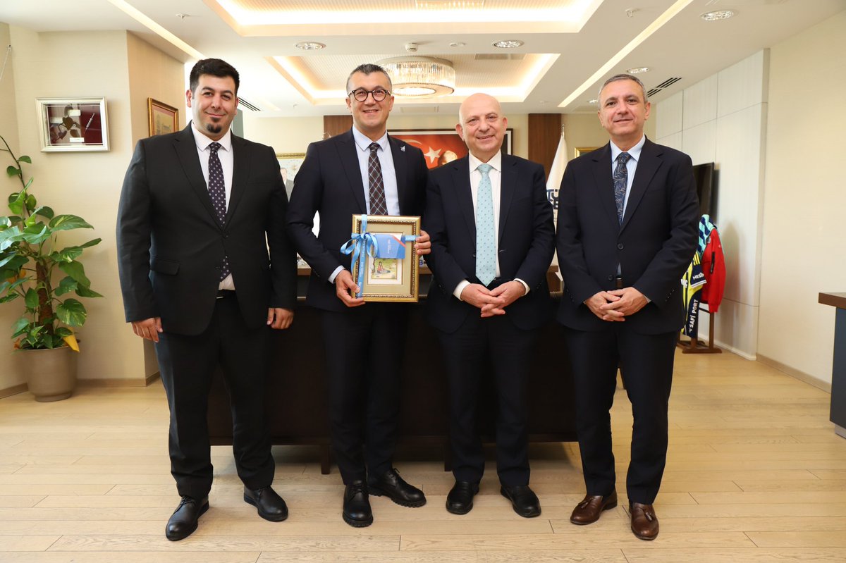 İstinye Üniversitesi Rektörü Prof. Dr. Erkan İBİŞ, Rektör Yardımcısı Prof. Dr. Bestami ÖZKAYA ve Teknoloji Transfer Ofisi Direktörü Ömer Ertuğrul Meral, TÜSEB Başkanı Prof. Dr. Ümit KERVAN’ı ziyaret etti.

25 Temmuz Cuma günü gerçekleşen ziyarette, proje geliştirme ve teknoloji