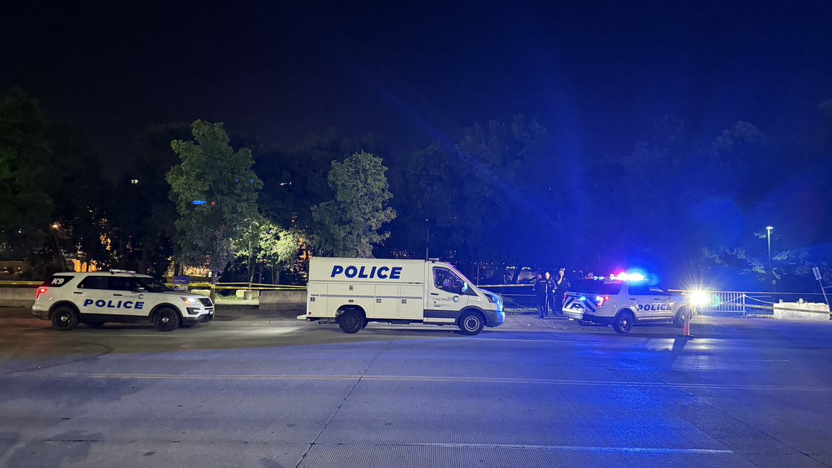 A man was shot in the back at Smale Park around 5:01 a.m. this morning — He’s in serious condition at UC Hospital. 

Cincinnati Police responded within a minute and are searching for a suspect. <a href="/WLWT/">WLWT</a>