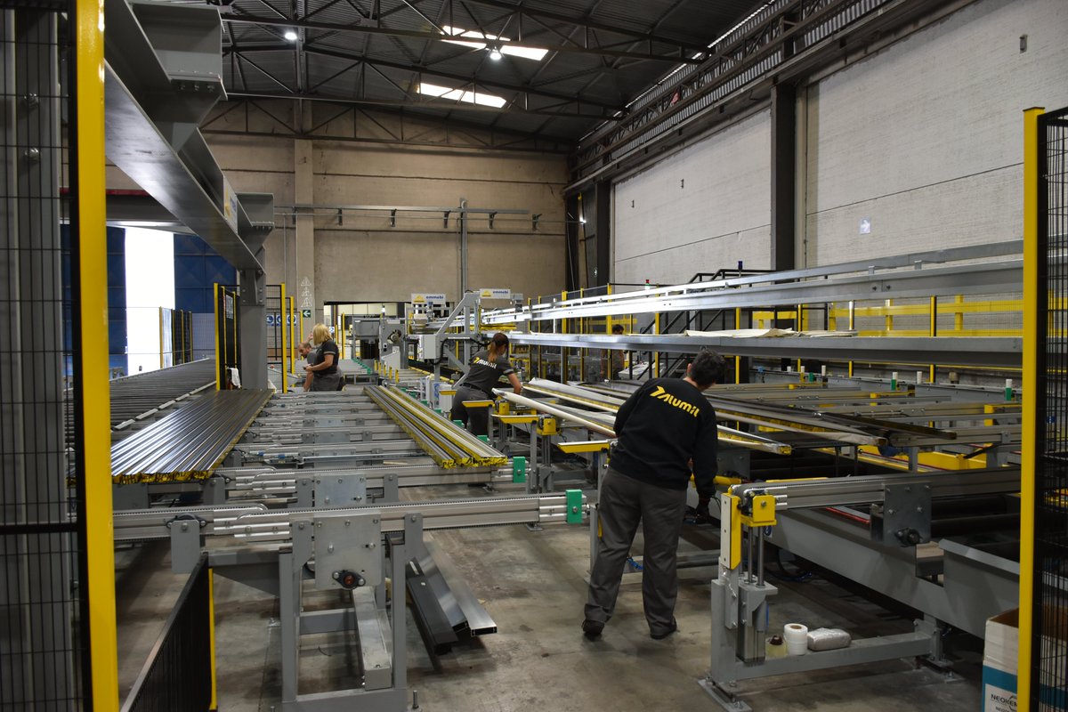SMARTHANDLE EU Project (@smarthandleeu) on Twitter photo ๐ฆพ New blog by <a href="/AlumilSA/">Alumil S.A.</a>
Discover how the #SMARTHANDLE project is delivering an automated dual (arm robotic solution to streamline packaging of large aluminium profiles) boosting efficiency,safety & flexibility
๐ Read more: shorturl.at/JxEdh
#SmartManufacturing #Robotics ๐ฆพ New blog by <a href="/AlumilSA/">Alumil S.A.</a>
Discover how the #SMARTHANDLE project is delivering an automated dual (arm robotic solution to streamline packaging of large aluminium profiles) boosting efficiency,safety & flexibility
๐ Read more: shorturl.at/JxEdh
#SmartManufacturing #Robotics