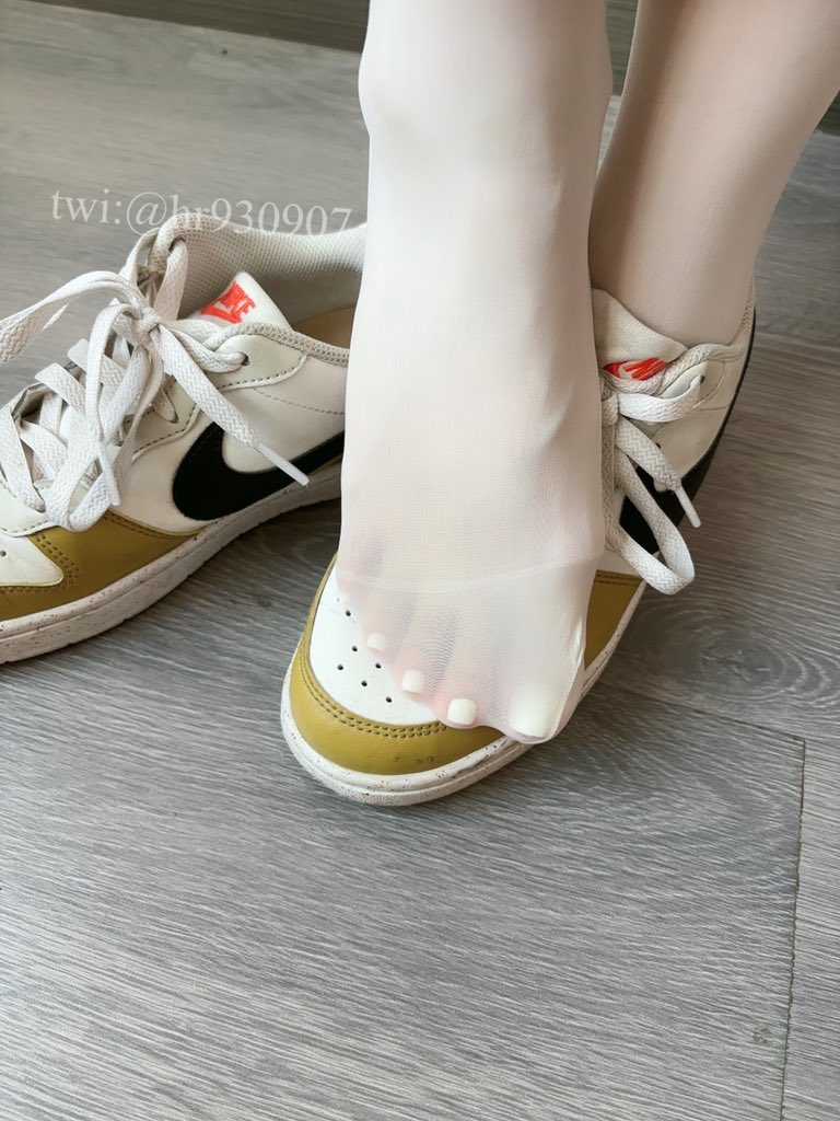 福利姬王女士🍓分享的黄推图片2 - 网红私拍内容