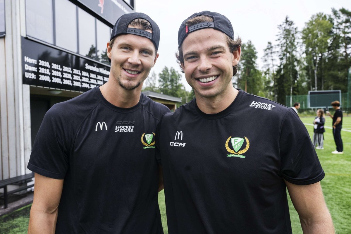 Brödraskapet som kan bli guld värt för Färjestad:

Viktor Lodin: "Han betyder allt för mig"

Adam Ollas Mattsson: "Han har blivit min absolut närmsta vän på kort tid och jag ser Viktor som familj"

vf.se/2025/07/31/bro… #fbkse