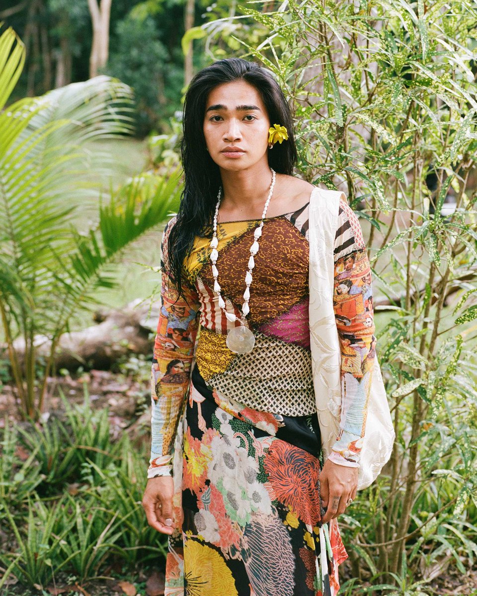 Vogue Philippines (@vogueph) on Twitter photo #BretmanRock (<a href="/bretmanrock/">Bretman Rock Pascual</a>) returned home earlier this year and shared his favorite looks exclusively for Vogue Philippines.
Check those looks here: vogue.ph/fashion/celebr… #BretmanRock (<a href="/bretmanrock/">Bretman Rock Pascual</a>) returned home earlier this year and shared his favorite looks exclusively for Vogue Philippines.
Check those looks here: vogue.ph/fashion/celebr…