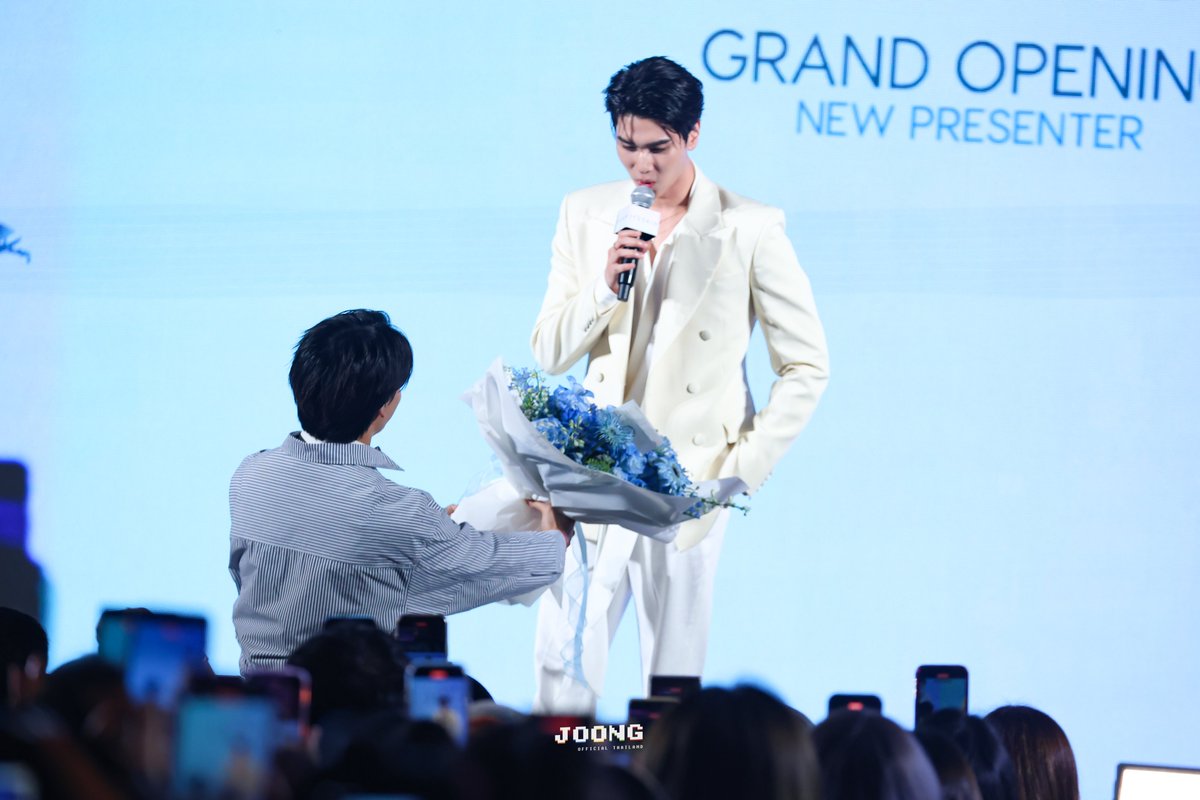 JOONG OFFICIAL THAILAND : TAKE IT OFF (@joongofficialth) on Twitter photo ความรักติดปีก 💐🩵
#ITSSKINxDunk
#ITSSKIN_Presenter_Dunk
#ITSSKINGrandNewPresenter
<a href="/dunknatachai/">dunknatachai</a> #dunknatachai
<a href="/ChenRcj/">อันโดรเมด้า ชุน</a> #จุงอาเชน #JoongArchen
#จุงดัง #JoongDunk ความรักติดปีก 💐🩵
#ITSSKINxDunk
#ITSSKIN_Presenter_Dunk
#ITSSKINGrandNewPresenter
<a href="/dunknatachai/">dunknatachai</a> #dunknatachai
<a href="/ChenRcj/">อันโดรเมด้า ชุน</a> #จุงอาเชน #JoongArchen
#จุงดัง #JoongDunk