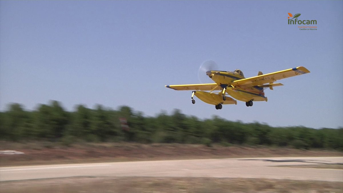 Cuatro medios aéreos 🚁de #INFOCAM de <a href="/gobjccm/">Gobierno de Castilla-La Mancha</a> se han movilizado para colaborar en las tareas de extinción de los #IIFF:

🔥 #IFCuevasDelValle / #IFMombeltrán en #Ávila
🔥 #IFCaminomorisco en #Cáceres

Trabajamos junto a  <a href="/naturalezacyl/">Naturaleza Castilla y León</a>, <a href="/112cyl/">112 Castilla y León</a>, <a href="/PLANINFOEX/">INFOEX</a>, <a href="/Defensagob/">Ministerio Defensa</a> y otros