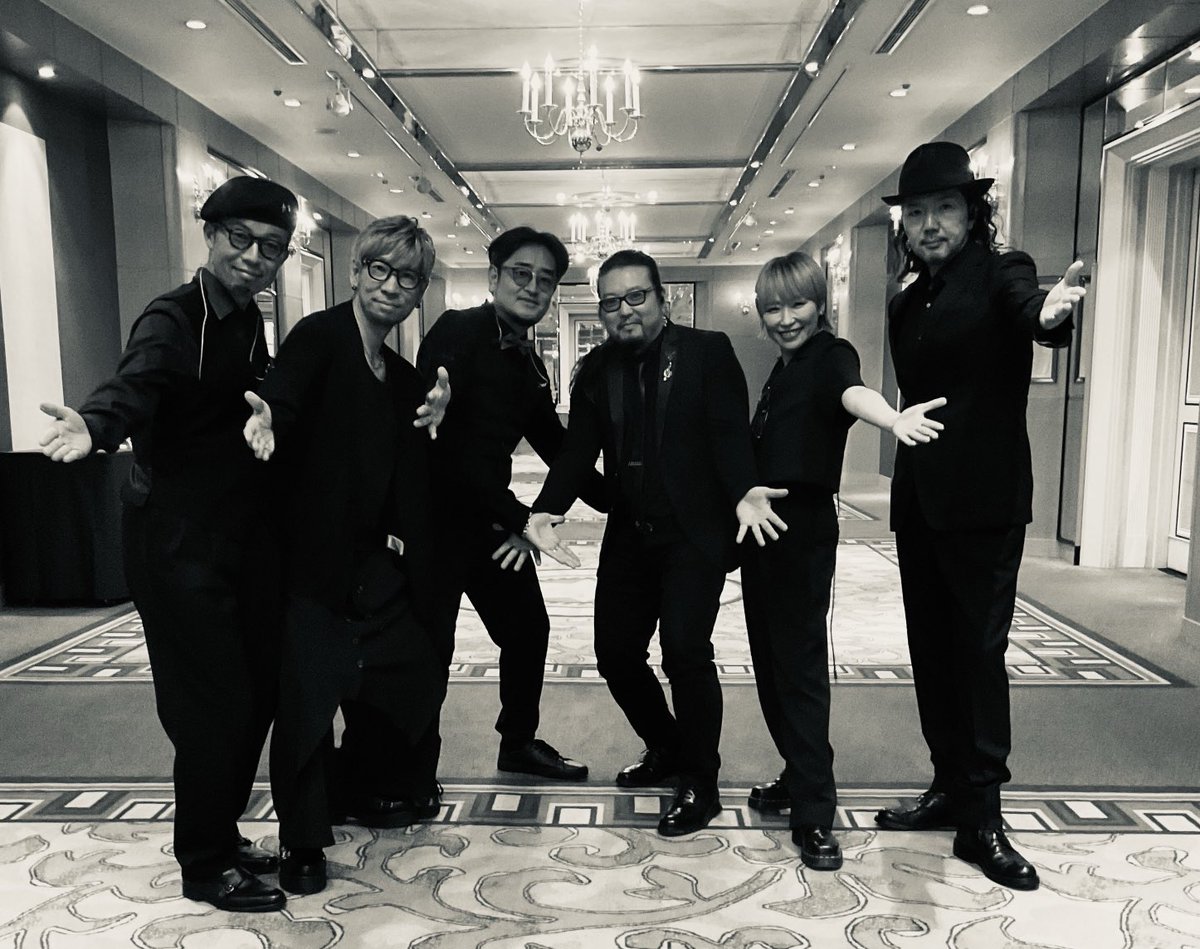 本日はディナーショー二日目。
一体感。
素晴らしいショーでした。
名古屋も楽しみ。

#氷川きよし
#kiina