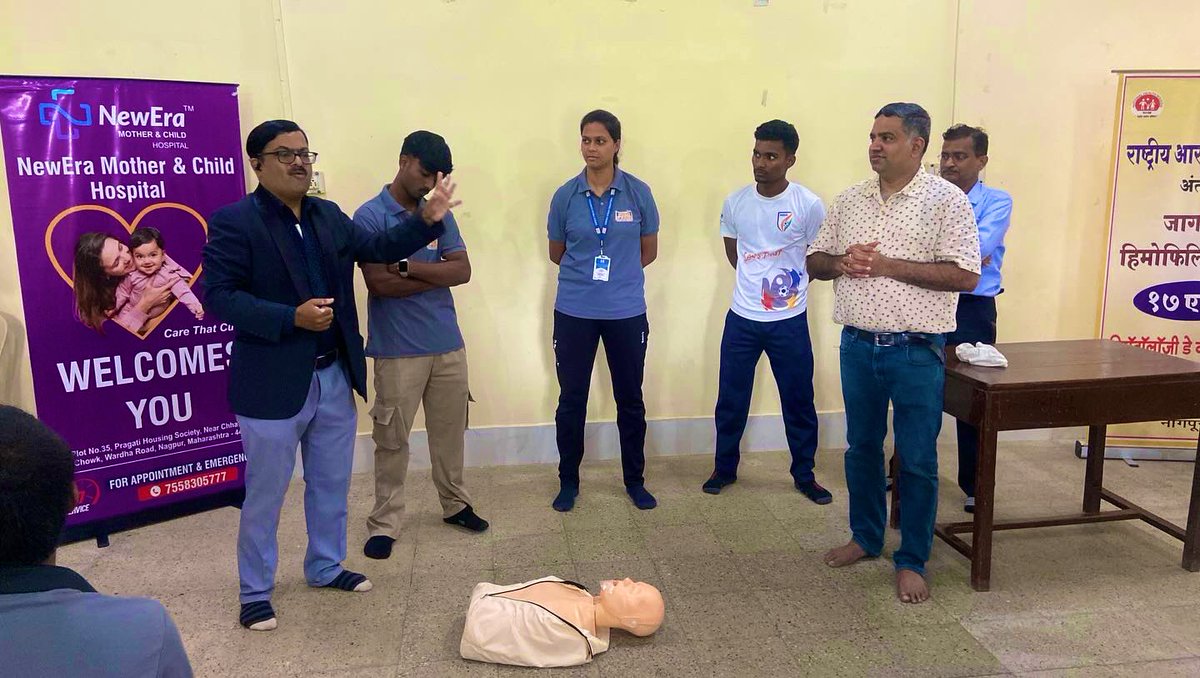 slumsoccer's tweet image. Today, our coaches received vital CPR training from New Era Hospital. With 80% of lives potentially saved through immediate response during heart attacks, learning Basic Life Support steps is crucial.

#CPRTraining #LifeSavingSkills #CoachDevelopment