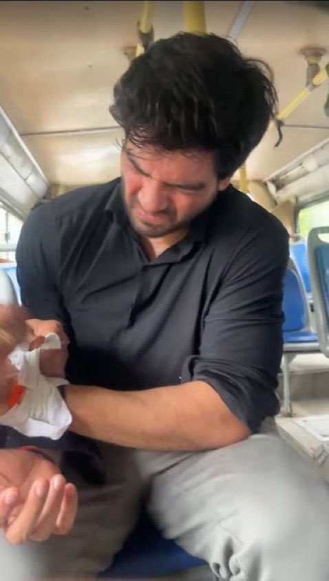 RaviVerma_28's tweet photo. हमारे शिक्षक का सम्मान करो |
@DelhiPolice @HMOIndia
@CMODelhi 
#SSCVendorFailure
#SSCMisManagement
#SSC_System_Sudharo https://t.co/gbqsVW2w1H