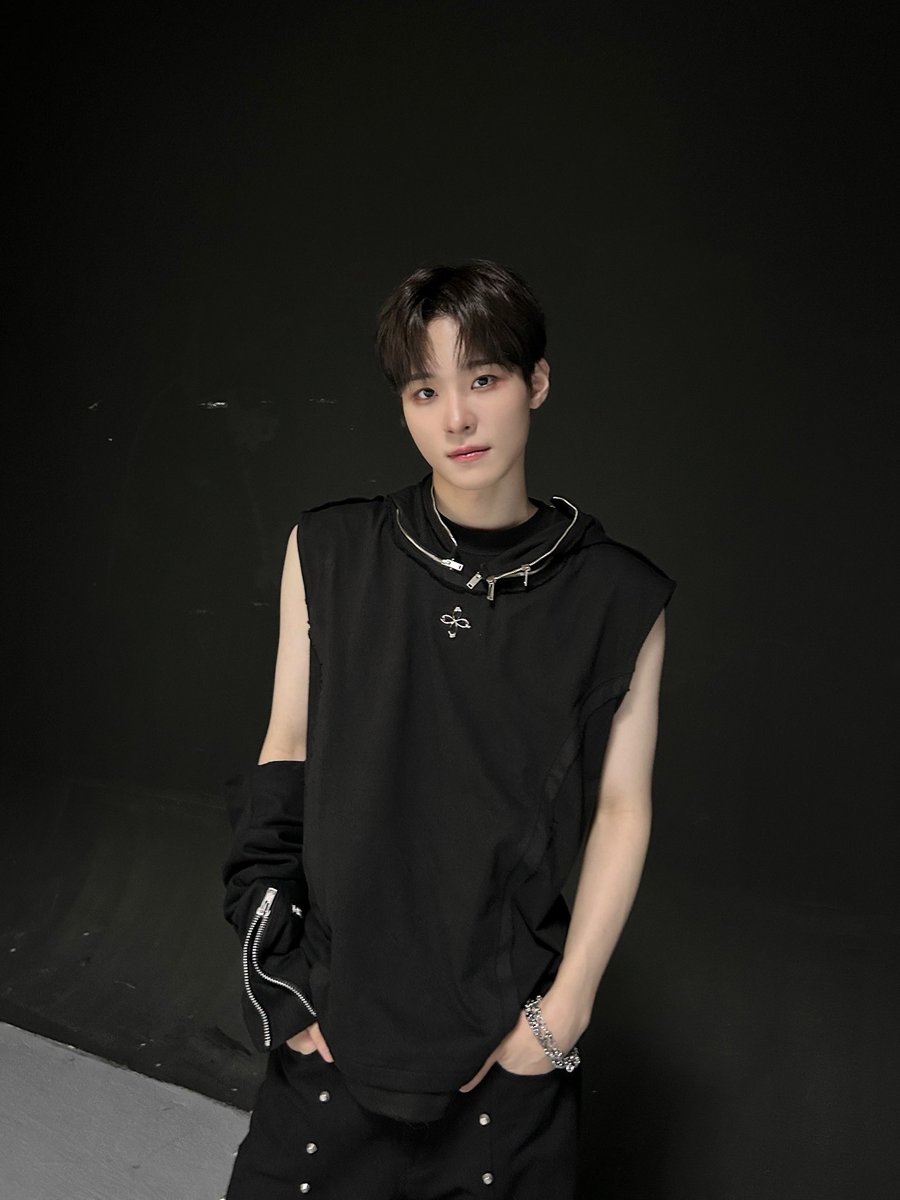 ONE PACT tweet media