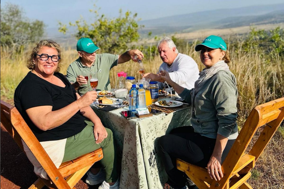 AkageraPark's tweet photo. Enjoy a magical balloon ride as you ascend and watch the Akagera savannah come to life. After your flight, relax with a delightful bush breakfast and great company. 
Contact Royal Balloon Rwanda at info@royalballoonrwanda.com or call/WhatsApp +250 783 453 068.
 #BalloonSafari https://t.co/ie79kIsrwM