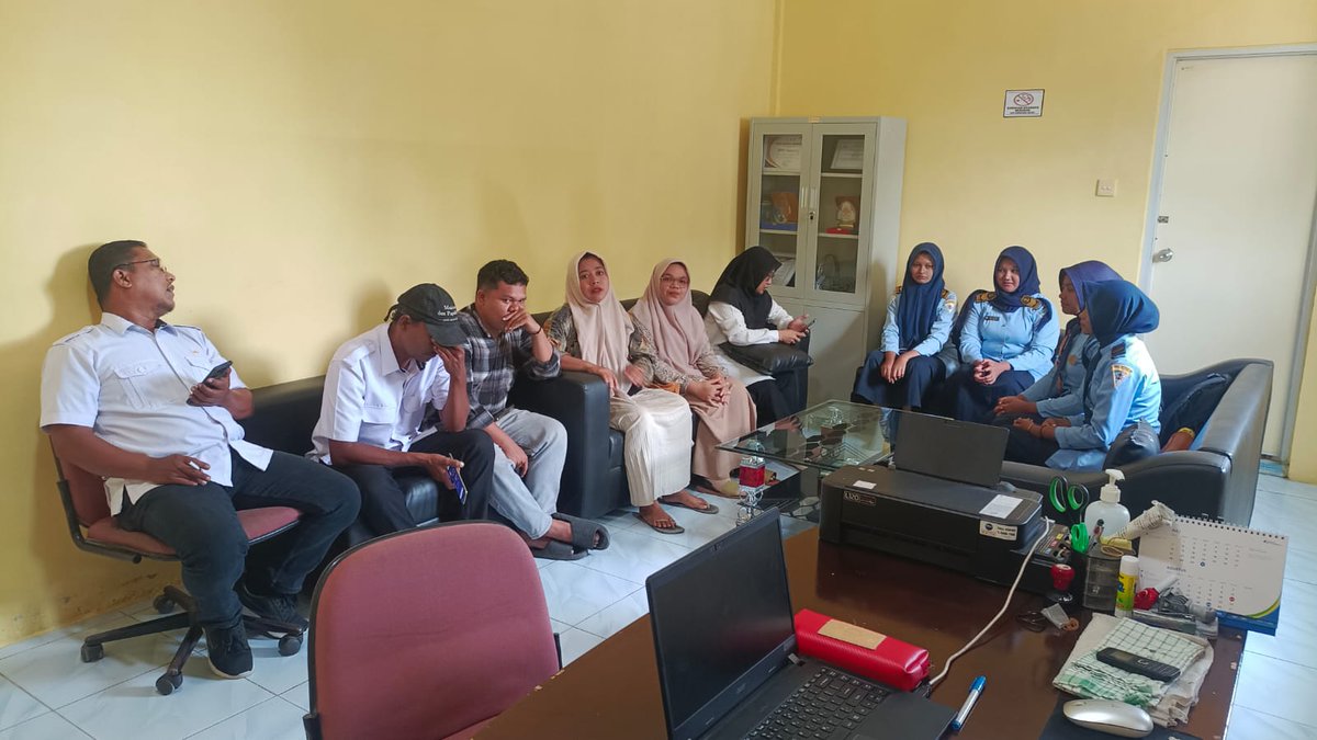 ppi_pusong's tweet image. #SahabatBahari, Kegiatan penerimaan Siswa SMKN 6 LSM dalam rangka Prakerin di @ppi_pusong. Prakerin juga menjadi wadah bagi siswa untuk implementasi teori yang telah dipelajari ke dalam situasi kerja nyata. Bersama Kita Bisa 💪
@DkpAceh @alimanselian75 

📷Tim @ppi_pusong