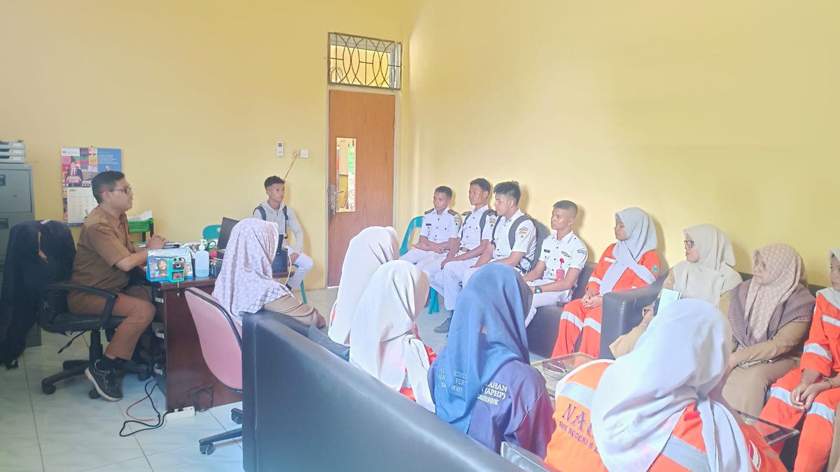 ppi_pusong's tweet image. #SahabatBahari, Kegiatan penerimaan Siswa SMKN 6 LSM dalam rangka Prakerin di @ppi_pusong. Prakerin juga menjadi wadah bagi siswa untuk implementasi teori yang telah dipelajari ke dalam situasi kerja nyata. Bersama Kita Bisa 💪
@DkpAceh @alimanselian75 

📷Tim @ppi_pusong